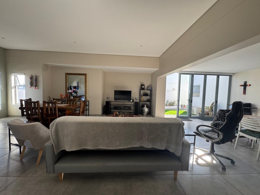 3 Bedroom Property for Sale in Blue Lagoon Western Cape